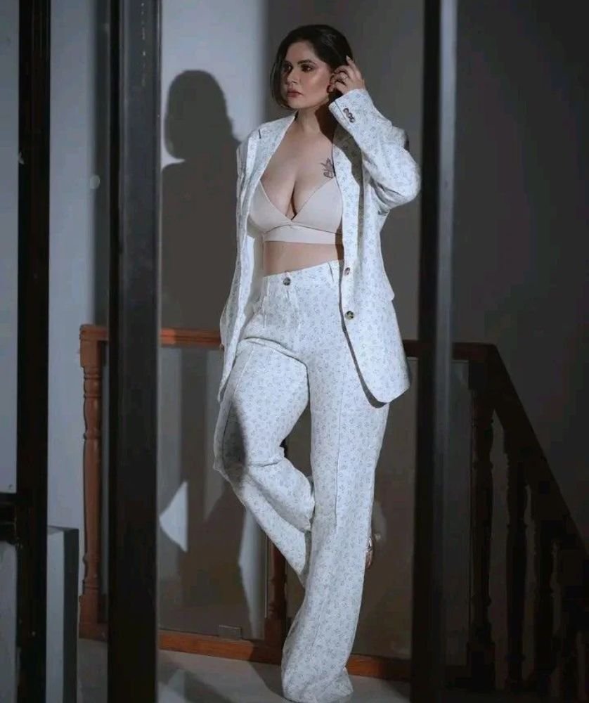 Aabha Paul Height